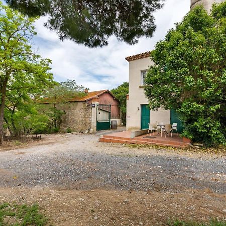 Apartment With Pool Amid Vineyards And Near The Beach Mèze Esterno foto