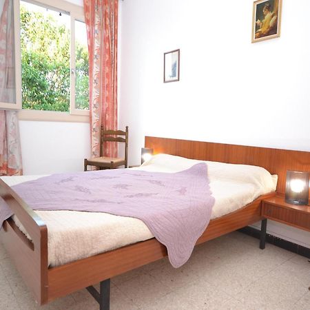 Apartment With Pool Amid Vineyards And Near The Beach Mèze Esterno foto
